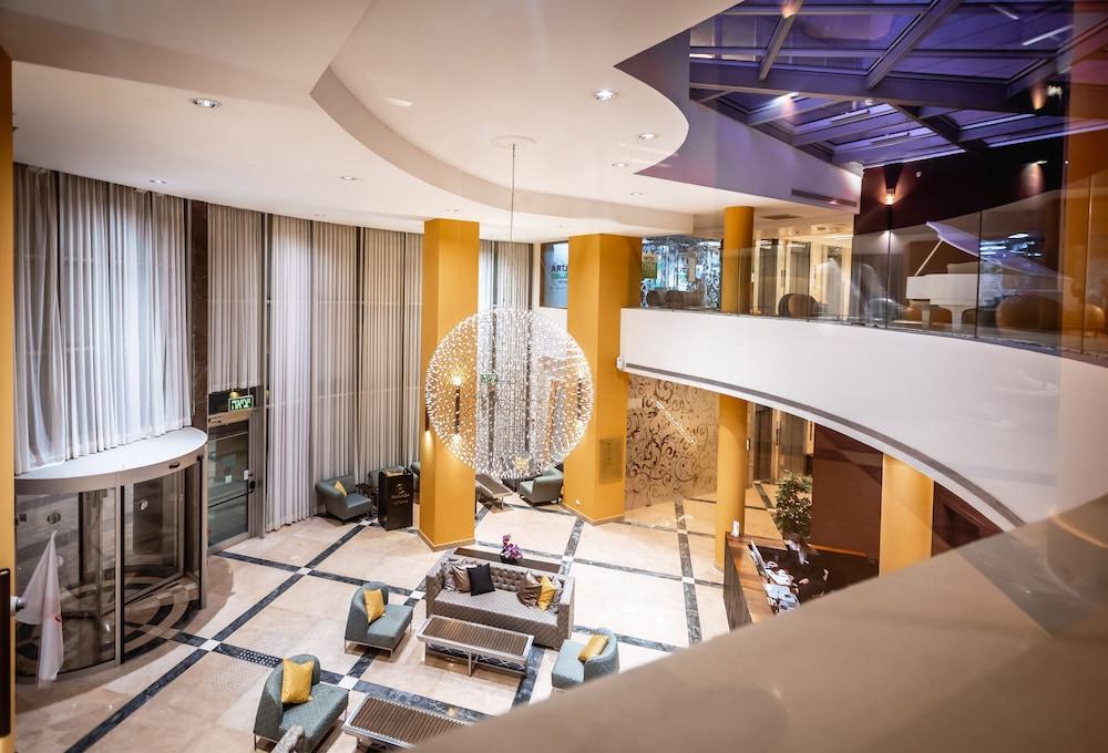 Ramada Hotel & Suites By Wyndham Netanya Exterior photo