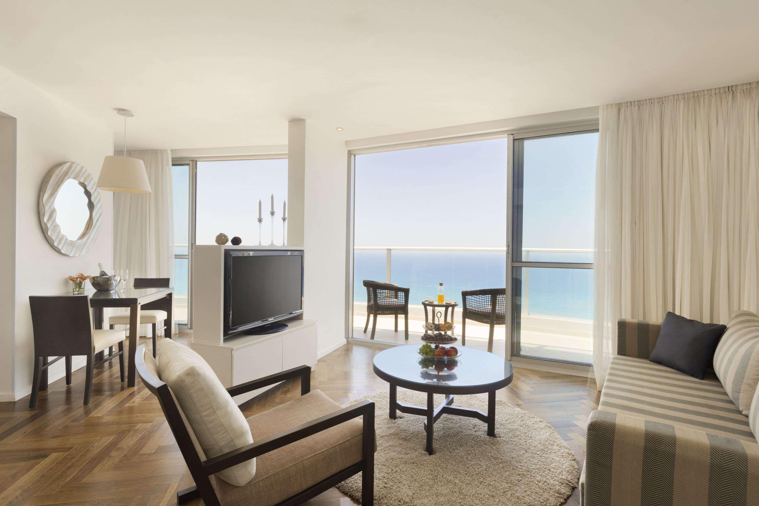 Ramada Hotel & Suites By Wyndham Netanya Exterior photo